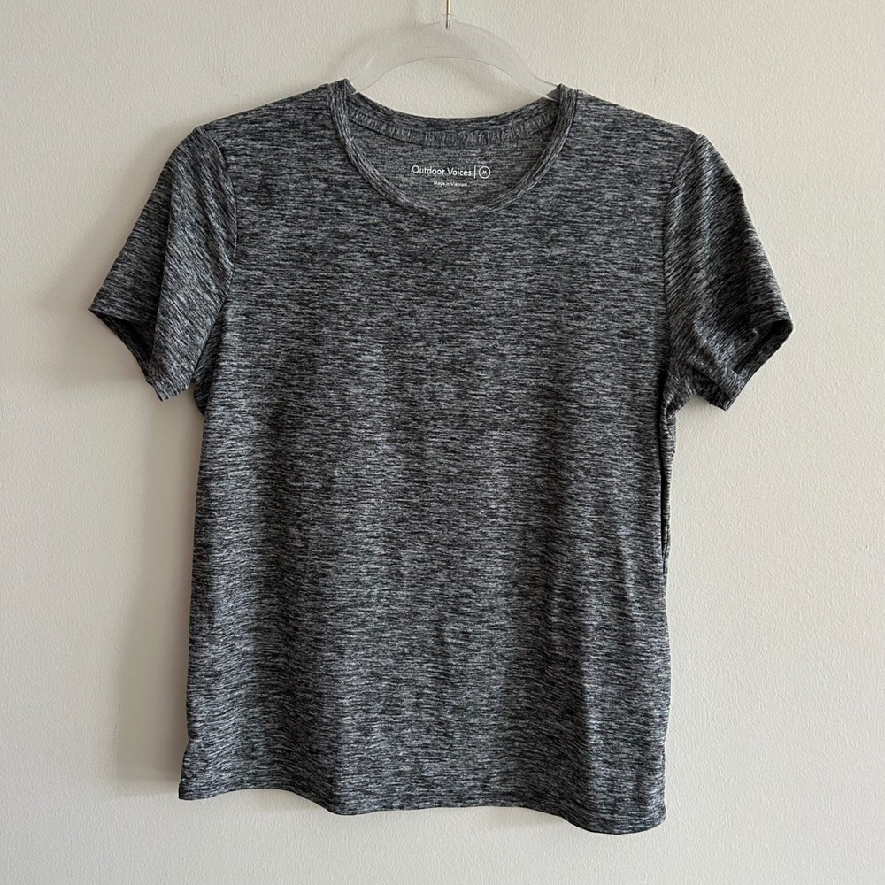 Outdoor Voices T-Shirt Gray Medium Space Dye Short Sleeve Athletic Crewneck Tee